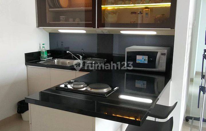 Brand New Apartemen Springhill Sandal Wood 3br + 2 Bathroom Luas 98m