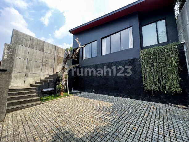 Rumah Mewah & Eksklusif di Sayap Sutami - Lingkungan Tenang & Strategis San Rumah Mewah & Eksklusif di Sayap Sutami - Lingkungan Tenang & Strategis San
