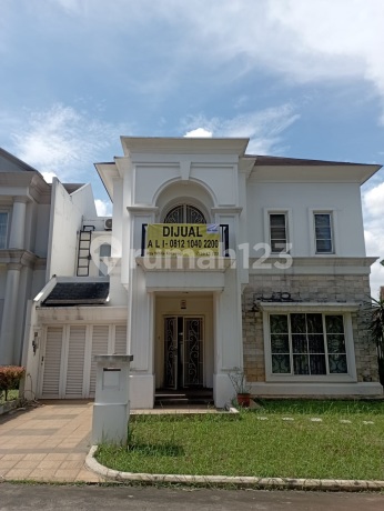 For sale: House with 301 square meters of land in Rolling Hills, Lippo Karawaci, Tangerang.