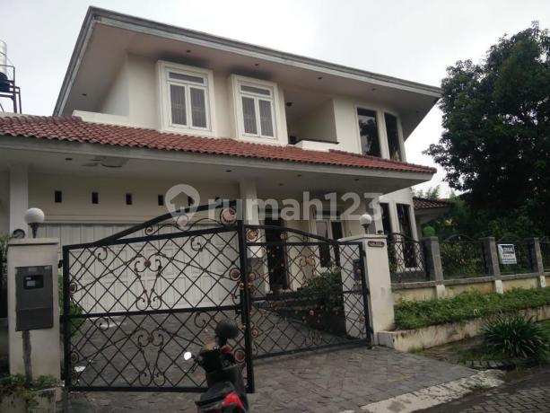 Rumah Bukit Darmo Golf Dekat Graha Family Dan Pakuwon Indah