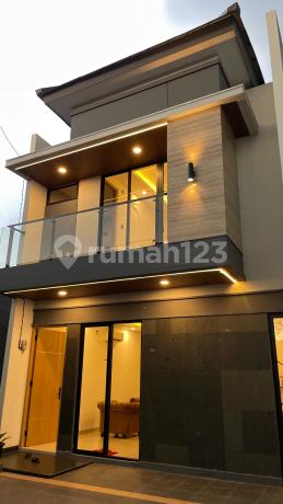 Quick Sale: 2-Story Move-In Ready House in a Cluster