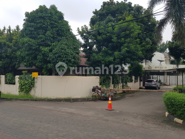 Rumah Jalan Raya Vila Melati Mas Posisi Stategis Rumah Jalan Raya Vila Melati Mas Posisi Stategis