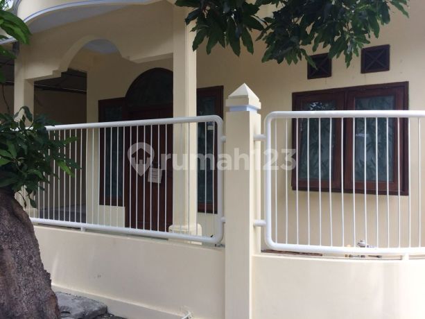 Rumah 1,5 Lantai Gkb Manyar Gresik Rumah 1,5 Lantai Gkb Manyar Gresik