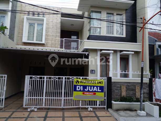Rumah Mewah 2 Lantai Gkb Manyar Gresik