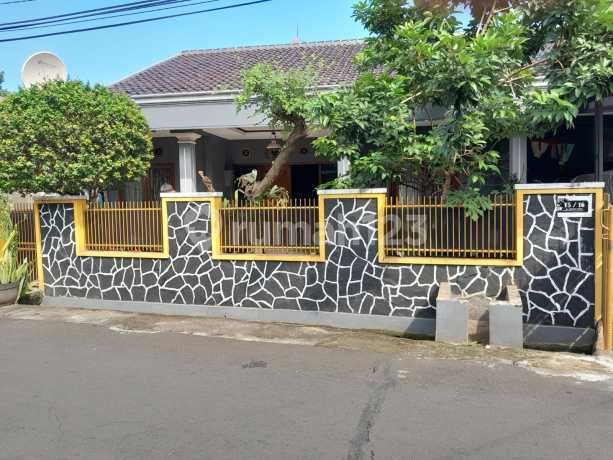 For Sale Reni House Pamulang 180/140 1-story 3 bedrooms 3 bathrooms. 1.8m (euis)
