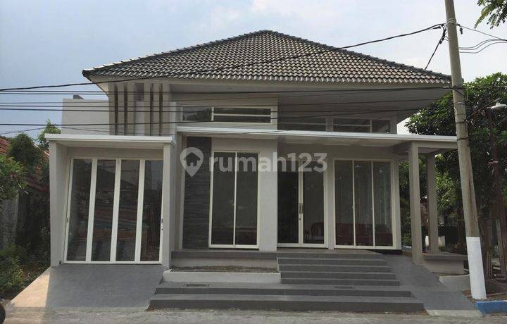 Trafik Ramai Hadap Jalan Raya Ruko 2 Lantai Park Royal Regency Buduran Sidoarjo Murah