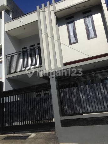 Rumah Bagus SHM 2 Lantai di Pesona Pasteur Setiabudhi Bandung Rumah Bagus SHM 2 Lantai di Pesona Pasteur Setiabudhi Bandung