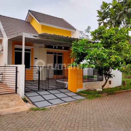 Dijual Rumah Huk Cantik Nyaman, Halaman Luas, di Grand Nusa Indah Cileungsi