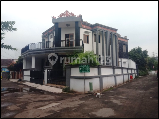 Hoek 2-Story House with 273 Land Area in Villa Rizki Ilhami, Karawaci, Tangerang Hoek 2-Story House with 273 Land Area in Villa Rizki Ilhami, Karawaci, Tangerang