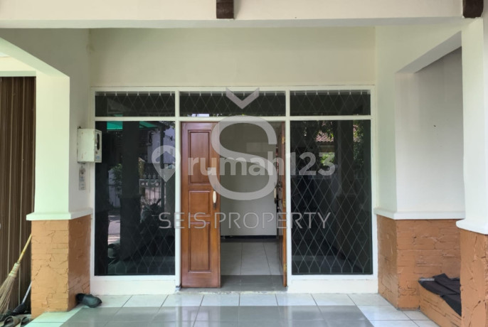 Semi-Furnished House for Sale on Jl Sanggar Kencana Buahbatu Bandung