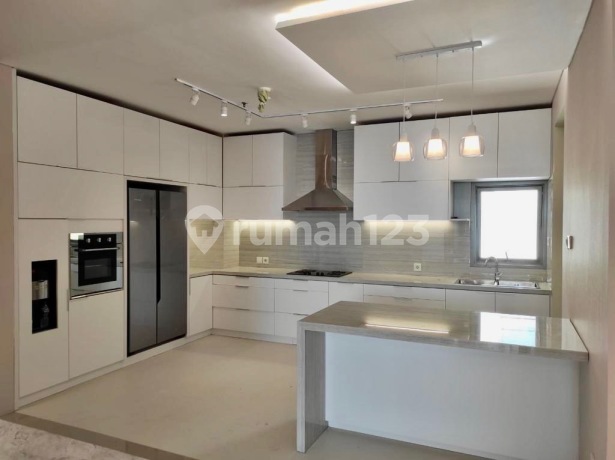 Senayan City Residence Apartment, 3 Bedroom + Study Room 243 Sqm Fully Furnished Senayan City Residence Apartment, 3 Bedroom + Study Room 243 Sqm Fully Furnished