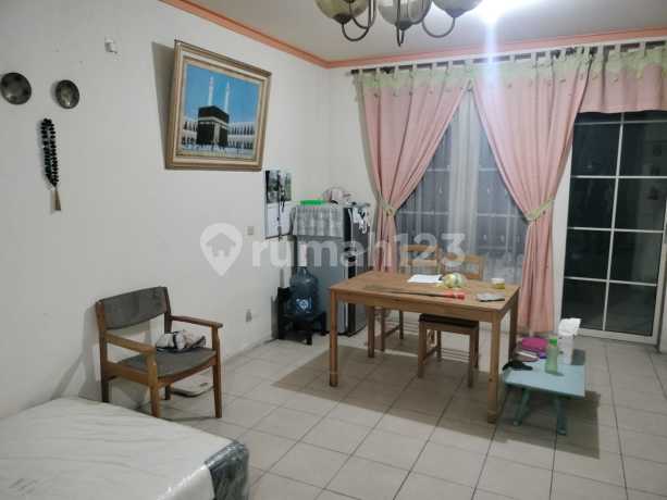 For sale: 2-story house in Taman Singosari, Lippo Village.