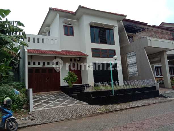 Luxury House Taman Setiabudi Banyumanik