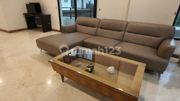 Kondominium Graha Famili Apartment Golf View Dekat Pakuwonmall Kondominium Graha Famili Apartment Golf View Dekat Pakuwonmall