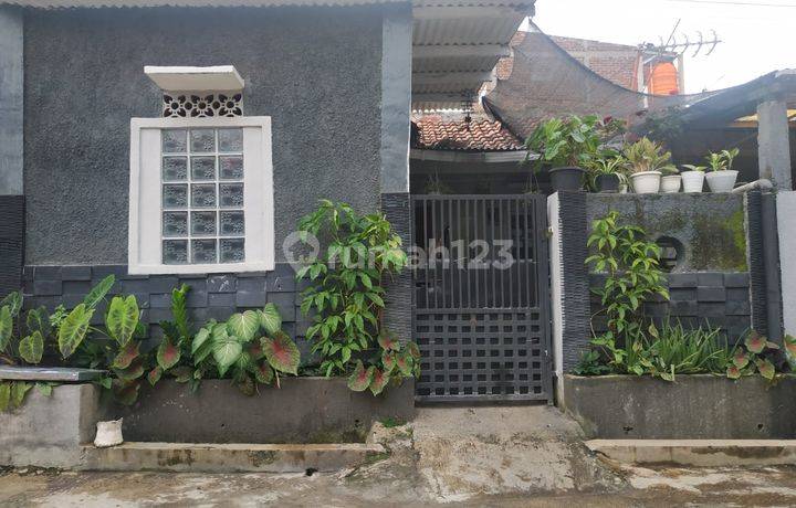 Rumah Seconnd Di Komplek Taman Cileunyi Dekat Gerbang Tol