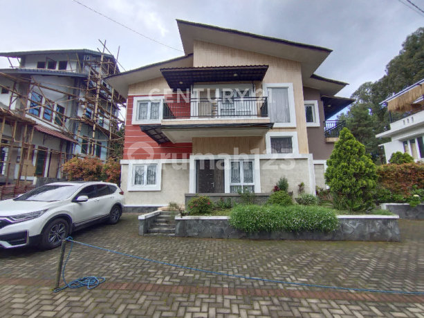 Rumah Villa di Villa Istana Bunga Parongpong Lembang Bandung Rumah Villa di Villa Istana Bunga Parongpong Lembang Bandung