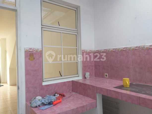 Town House Taman Paris Siap Huni Kondisi Bagus di Lippo Karawaci.