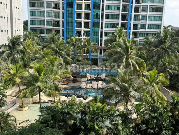 Dijual Apt 4Br Lantai 6, Pool View, di Hampton's Park, Pondok Indah