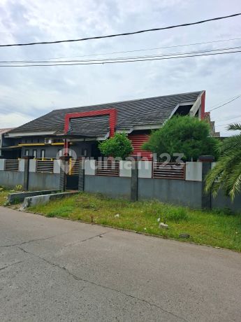 Di Jual Cepat Rumah Hoek Di Griya Jakarta, Pamulang Rumah SHM Butuh Minim Renovasi di Jalan Menteng Raya Perumahan Griya Jakarta, Jl. Siliwangi, Pamulang Barat, Pamulang, Kota Tangerang Selatan, Banten, Indonesia, 15417, Pamulang