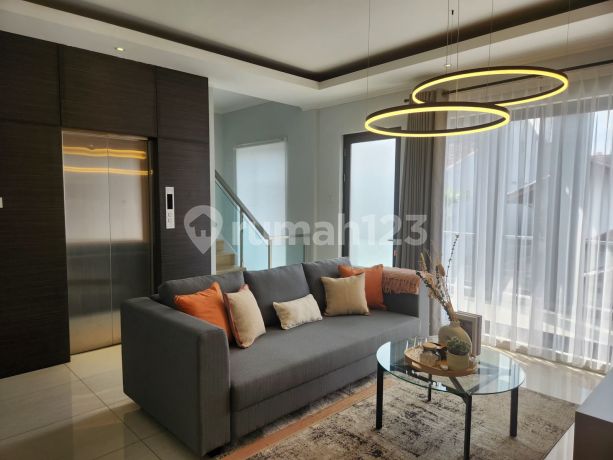 Luxury House Dengan Fasilitas Keren Lokasi Di Kawasan Tenang Setra Sari Kulon, Bandung Luxury House Dengan Fasilitas Keren Lokasi Di Kawasan Tenang Setra Sari Kulon, Bandung