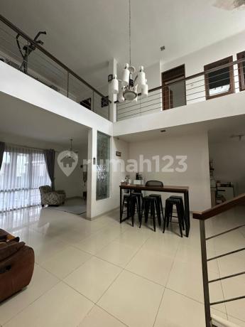 Rumah 2 Lantai Dalam Komplek Antapani Kota Bandung Rumah 2 Lantai Dalam Komplek Antapani Kota Bandung