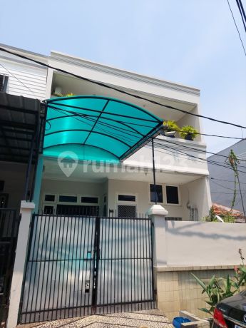 Rumah Jelambar Grawisa, 7x22, 2 Lantai, 4 Kamar Tidur, Bagus