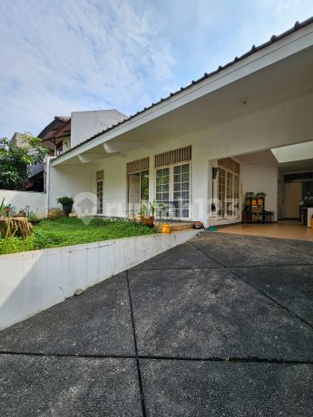 Rumah Luas 4 KT LT 212 M2 Taman Rempoa Indah Tangerang Selatan - Ideal untuk Keluarga Besar Rumah Luas 4 KT LT 212 M2 Taman Rempoa Indah Tangerang Selatan - Ideal untuk Keluarga Besar