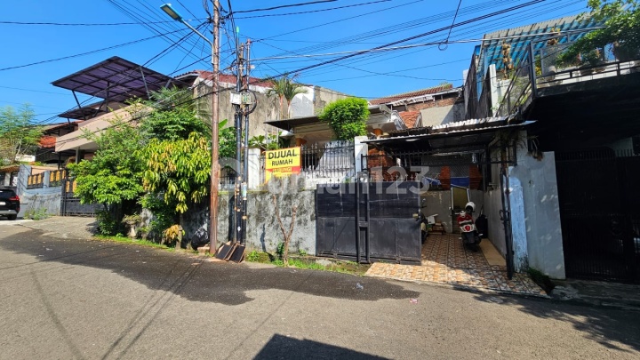 Turun Harga!! Rumah Siap Huni Area Bendi Jakarta Selatan Turun Harga!! Rumah Siap Huni Area Bendi Jakarta Selatan