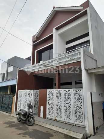 Own a Modern Minimalist House in Tytyan Indah