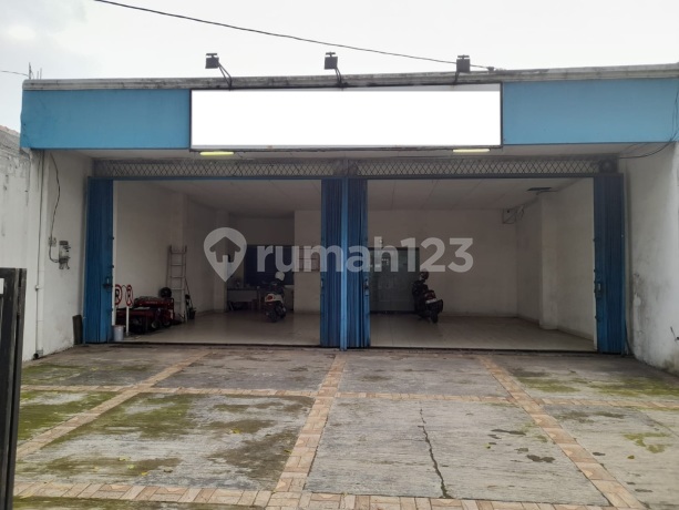 Gedung Kantor Strategis di Jalan Moh Toha Karawaci, Parkir Luas Gedung Kantor Strategis di Jalan Moh Toha Karawaci, Parkir Luas