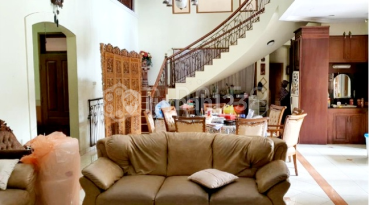 Luxury House For Sale Sudah Semi furnish Area Mega Raya, Bandung Luxury House For Sale Sudah Semi furnish Area Mega Raya, Bandung