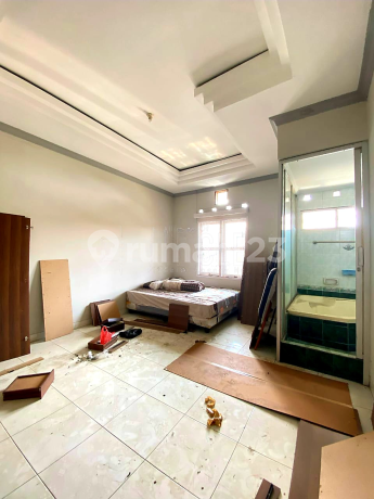 Spacious, Well-Maintained, Ready-to-Occupy House in Antapani Cluster, Bandung Spacious, Well-Maintained, Ready-to-Occupy House in Antapani Cluster, Bandung