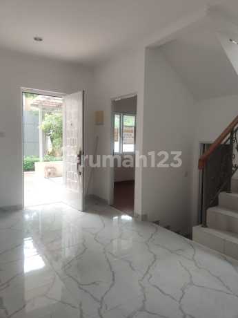 Dijual Rumah Hoek Brandnew Elista, Gading Serpong
