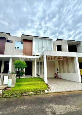 Di Jual Rumah Grand Ochird2 Lantai , Full Renovasi Dan Interior 