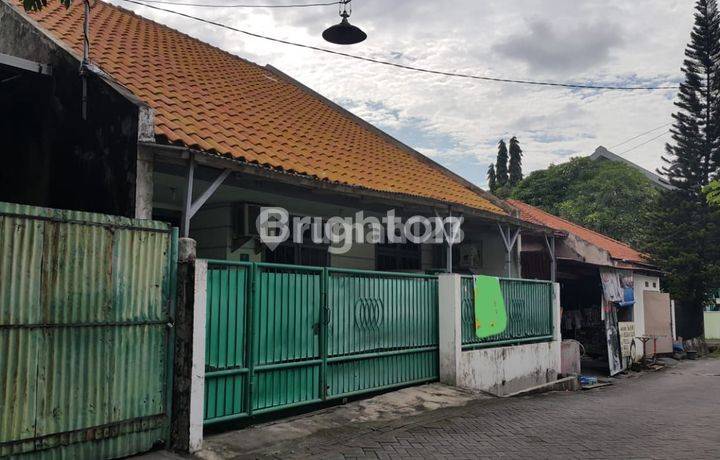 Jual Cepat Rumah Hitung Tanah**Rumah Pradah permai*(Belakang roti morin)