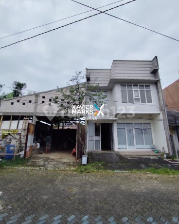 Dijual Rumah 2 Kavling Oma View Malang, Luas 277m² Hanya 975 Juta Dijual Rumah 2 Kavling Oma View Malang, Luas 277m² Hanya 975 Juta