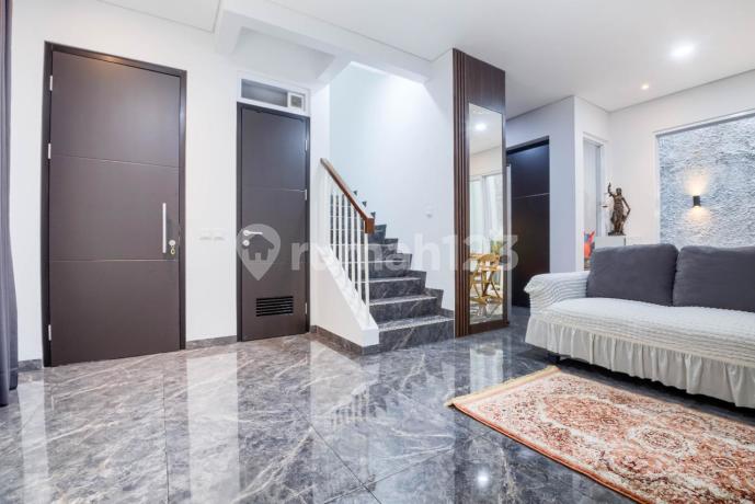 Rumah Siap Huni di Ciputat dengan Halaman Luas dan Lokasi Strategi