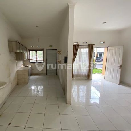 Rumah Siap Huni Cantik 2 Lantai SHM @Ciputat