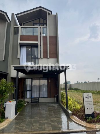 Compact House Blending Modernity and Nature in Summarecon Tangerang