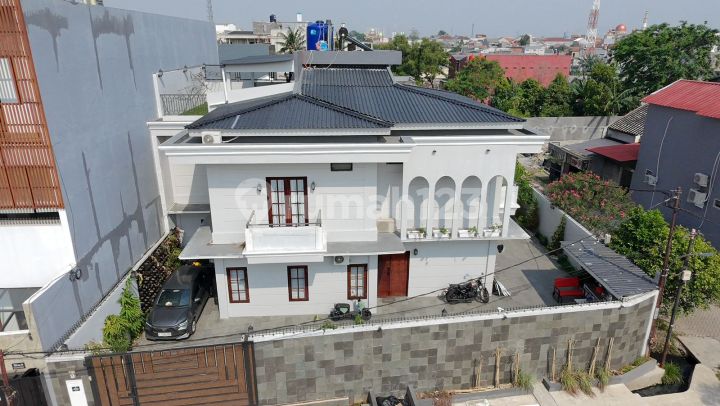 Rumah Mewah di Komplek Karang Tengah Permai Tangerang Rumah Mewah di Komplek Karang Tengah Permai Tangerang