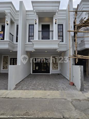 DIJUAL RUMAH MODERN KLASIK Tanah Baru, Depok 