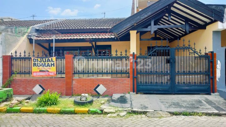 Di Jual Rumah di Wisma Lidah Kulon