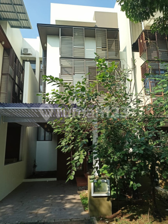DI Jual Rumah Di Cluster Whelford Greenwich BSD 