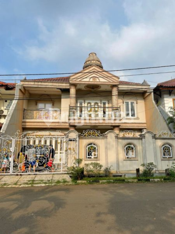 Luxurious 2-Story Fully Furnished House in Villa Cibubur Indah, East Jakarta with SHM (Freehold Title) Luxurious 2-Story Fully Furnished House in Villa Cibubur Indah, East Jakarta with SHM (Freehold Title)