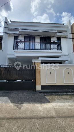 Rumah Second American Classic.pamulang, Tangerang Selatan, Banten.