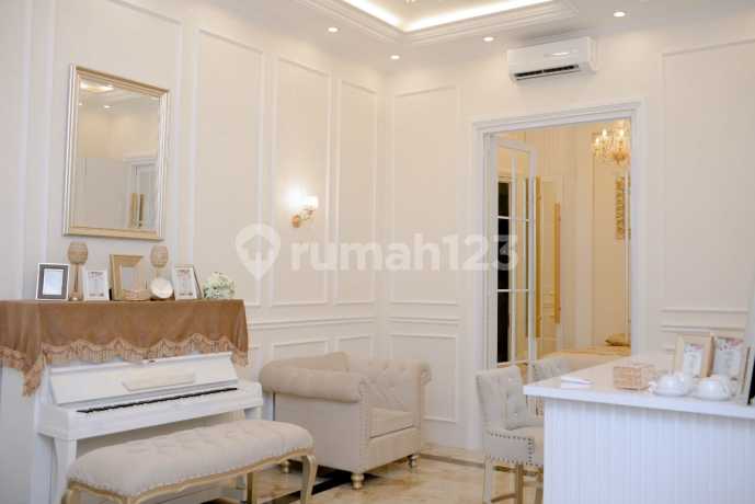 Beautiful Fully Furnished House in Bojongsoang Near Podomoro Park Beautiful Fully Furnished House in Bojongsoang Near Podomoro Park