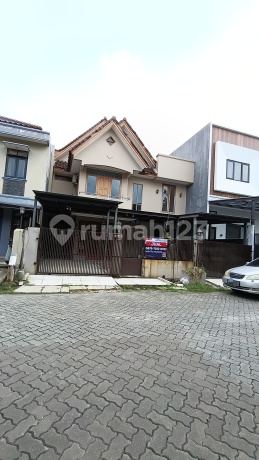 For Quick Sale: Large, Comfortable and Affordable House in Lippo Karawaci For Quick Sale: Large, Comfortable and Affordable House in Lippo Karawaci