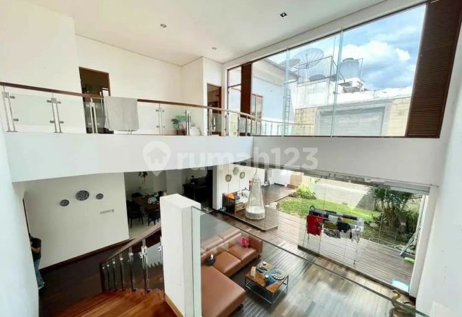Rumah Lux di Area Utara Bandung yang Sejuk