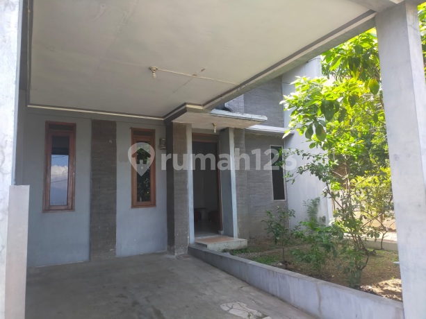 Rumah Terawat Siap Huni di Grand Pinus Regency Soekarno Hatta Rumah Terawat Siap Huni di Grand Pinus Regency Soekarno Hatta