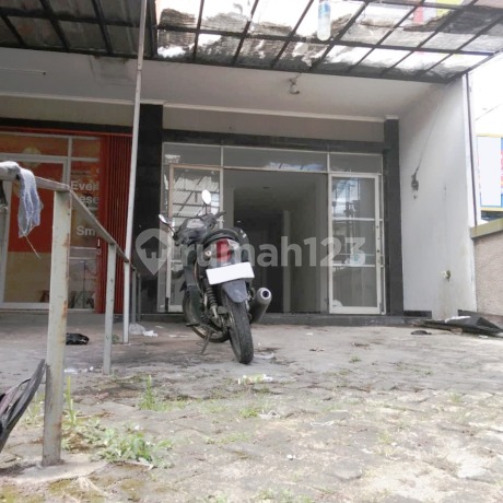 Ruko 3 Lantai Baru Renovasi Dekat Toll dan Stasiun KRL di Ciputat Ruko 3 Lantai Baru Renovasi Dekat Toll dan Stasiun KRL di Ciputat